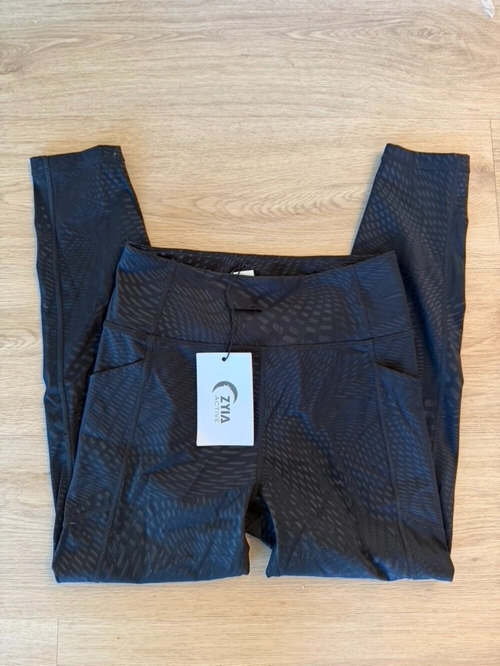 Zyia Black Spontaneity Pocket Luxe Leggings NWT 4